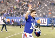 El mariscal de campo Eli Manning anunció este viernes ante los periodistas su retiro de la competición de la Liga Nacional de Fútbol Americano