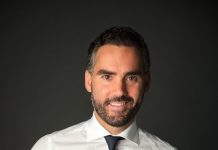 El icónico programa de noticias estadounidense "60 Minutes", de la cadena de televisión CBS, nombró este martes al periodista mexicano Enrique Acevedo como su primer corresponsal latino.