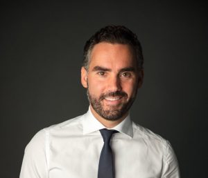 El icónico programa de noticias estadounidense "60 Minutes", de la cadena de televisión CBS, nombró este martes al periodista mexicano Enrique Acevedo como su primer corresponsal latino.