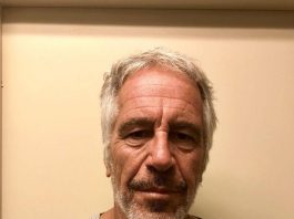 La Fiscalía general de las Islas Vírgenes estadounidenses anunció este miércoles que demandó por la vía civil al patrimonio del fallecido financiero Jeffrey Epstein y a otras seis entidades