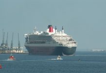 Evacúan a un estadounidense del crucero Queen Mary 2 por problemas médicos Un helicóptero de la Guardia Costera evacuó a un pasajero de ciudadanía estadounidense del crucero Queen Mary 2