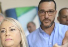Exjefe Vivienda dice que gobernadora Puerto Rico sabía de almacén con suministros Gil fue despedido de su puesto, sin explicación alguna por este ni por la gobernadora, un día después de que se descubriera un almacén lleno de cientos de cajas de agua expirada y catres.