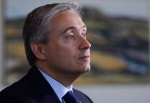 Las autoridades canadienses añadieron que Champagne "prometió seguir trabajando con el Gobierno de Irak para lograr la paz, estabilidad y prosperidad que el pueblo de Irak quiere y se merece".