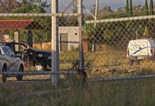 Este hallazgo está relacionado con otras dos fosas, una de ellas a menos de cien metros de distancia en la que fueron encontrados los restos de al menos 50 personas en diciembre pasado.