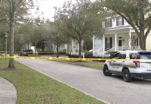 Hallan cuatro cadáveres en vivienda de comunidad de Disney en Florida Una persona fue detenida tras el hallazgo de cuatro cadáveres en una vivienda de Celebration, una urbanización desarrollada por The Walt Disney Company