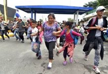 Hondureños no dejan de migrar pese a deportación de 108.827 en 2019 La deportación de más de 100.000 inmigrantes hondureños en 2019 desde México y EE.UU. parece no importarle a muchos de sus compatriotas, que estarían organizando una nueva caravana en busca de mejores condiciones de vida