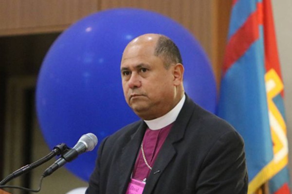 Obispo anglicano David Alvarado.