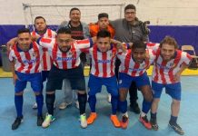 Integrantes del F.D.R Jr. liderados por Giovanni "GioMoney" Díaz, que actualmente se encuentra compartiendo el tercer lugar con San Lorenzo y el Maguicos F.C., categoría Primera, en la Brooklyn Champions League. (Foto Cortesía BroChamLe).