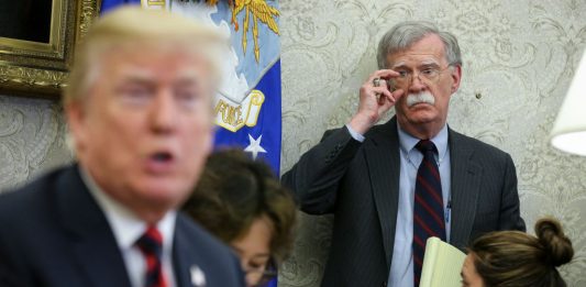 John Bolton fue el gran protagonista esta jornada en el juicio político a Donald Trump por unas filtraciones que comprometen al presidente.
