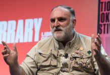 Cocinero español José Andrés colabora en tareas de ayuda en Puerto Rico tras sismo Andrés indicó que en estos centros que pone en marcha su organización se preparan todos los días miles de bocadillos.