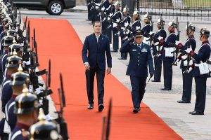 Juan Guaid&oacute;, anunci&oacute; este lunes en Bogot&aacute; que viajar&aacute; esta semana a Londres, Davos y Bruselas, como parte de su estrategia internacional para reforzar la "presi&oacute;n contra la dictadura" de Nicol&aacute;s Maduro.