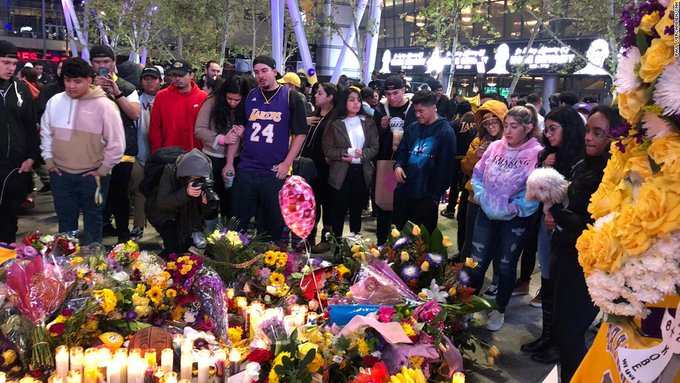 La numerosa comunidad latina de Los &Aacute;ngeles llora la muerte de la estrella de baloncesto Kobe Bryant con la pena propia de cuando se trata de un familiar.