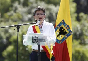 La nueva alcaldesa de Bogot&aacute;, Claudia L&oacute;pez, defendi&oacute; este mi&eacute;rcoles, al asumir el cargo, el derecho a la protesta social, en alusi&oacute;n a las manifestaciones de los &uacute;ltimos meses de 2019