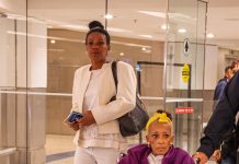 Llega a Miami con visa humanitaria una exprisionera opositora cubana enferma La opositora cubana Xiomara Cruz Miranda, activista de las Damas de Blanco, llegó este martes a Miami con una visa humanitaria para tratarse del mal que la aqueja