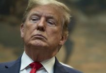 El Partido Demócrata de Florida pidió a los latinos del estado que participen en una campaña por Facebook que pone el acento en que ese grupo es el más afectado por los "ataques" del presidente Donald Trump