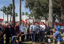 Se calcula que unas 2.500 personas, incluidos unos 500 menores de edad, viven en un campamento insalubre y peligroso.