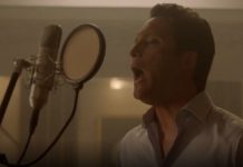 La primera temporada de "Luis Miguel, la serie", basada en la vida del artista desde su llegada a territorio mexicano hasta sus 21 años, se convirtió en un fenómeno cultural en México y tuvo gran popularidad en el resto del mundo hispano.