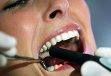 La mala salud bucal está relacionada con padecimientos del corazón debido a la propagación, mediante el torrente sanguíneo, de bacterias y otros gérmenes de la boca