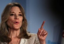 De 67 años y originaria de Houston, la fugaz carrera política de Williamson ha estado marcada por una mezcla ecléctica de propuestas progresistas con anuncios utópicos.