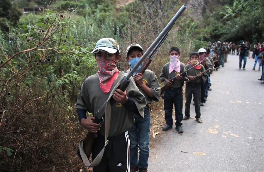 En los &uacute;ltimos d&iacute;as el nombre de la comunidad de Alcozac&aacute;n ha dado la vuelta al mundo luego de que ni&ntilde;os entre 8 y 14 a&ntilde;os fueron presentados a mitad de la semana pasada como polic&iacute;as comunitarios.