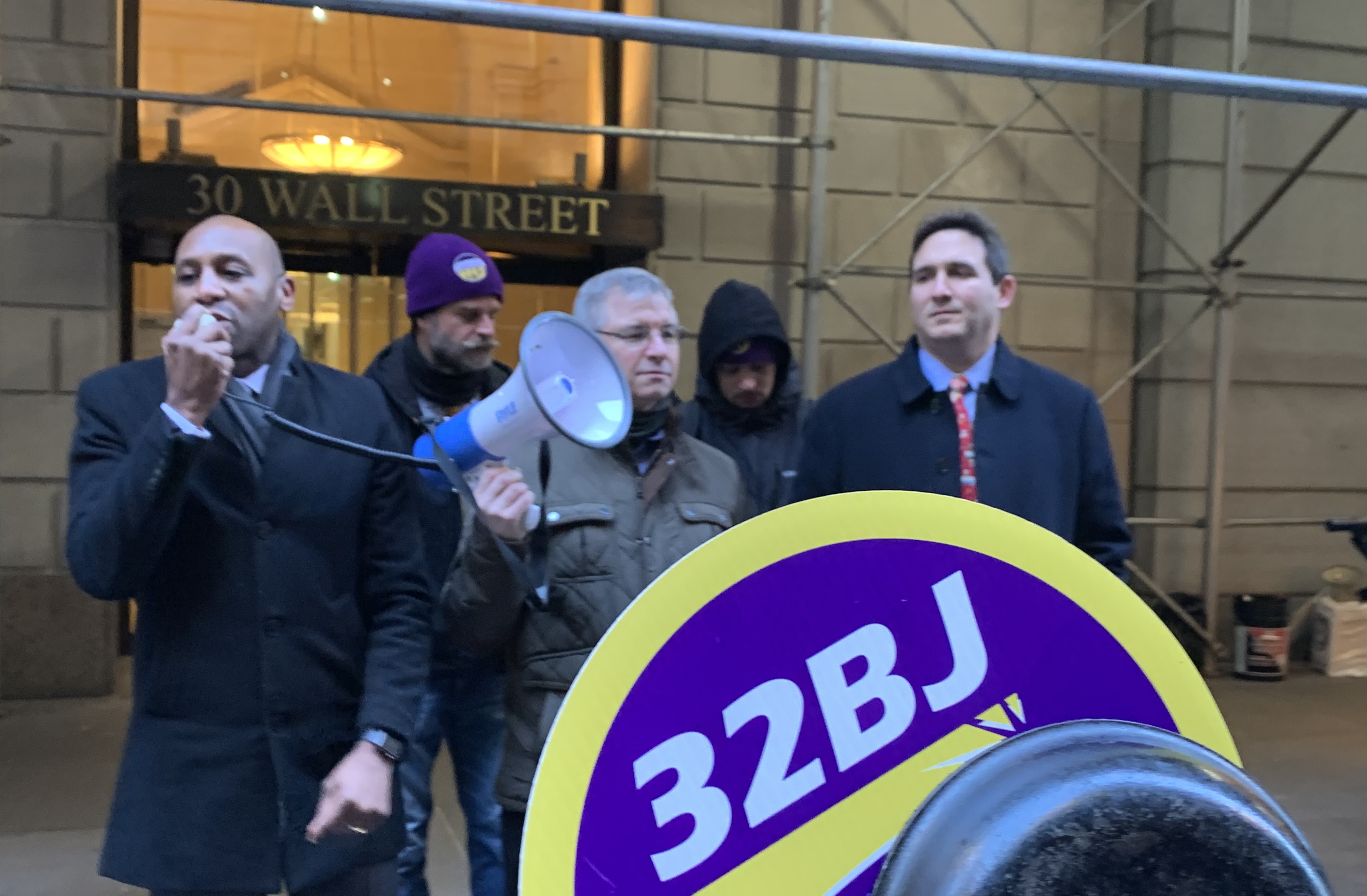 Cientos de miembros de 32BJ se manifestar&aacute;n frente a la oficina del gobernador Cuomo de Nueva York este jueves 30 de enero.