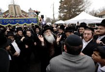 Miles de personas se manifiestan contra el antisemitismo en Nueva York Miles de personas salieron este domingo a las frías calles de Nueva York para manifestarse contra el antisemitismo en reacción a los últimos ataques perpetrados contra la comunidad judía en la ciudad