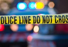 El hombre que recibió los disparos de la policía había salido de la cárcel con la condicional tras haber cumplido ocho años de prisión por su implicación en otro tiroteo.