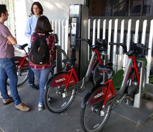 Andrew Cuomo, detalló este martes los presupuestos de 2021 y las medidas de su legislatura, entre las que adelantó la regulación de la bicicletas y las motocicletas eléctricas