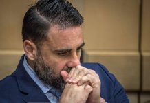 El hispano-estadounidense Pablo Ibar, que desde 1994 está preso en EE.UU. por tres asesinatos que asegura no haber cometido, pero por los que fue condenado a muerte y 19 años después a cadena perpetua, trata de asumir el veredicto de culpabilidad