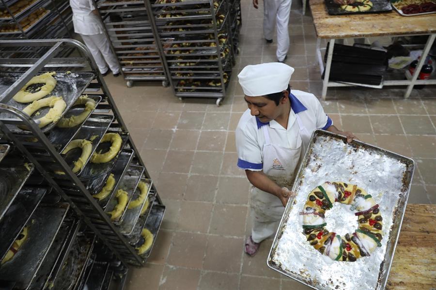 El sabor a tradición persiste en la Pastelería Ideal, una de las panaderías más emblemáticas del centro histórico de Ciudad de México.