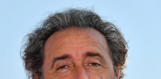 Desde Berlusconi al Vaticano, el director italiano Paolo Sorrentino ha dado su visión, lúcida e irónica, de los grandes baluartes del poder en Italia.