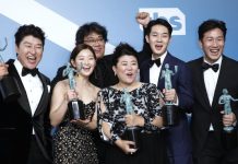 "Parasite" da la campanada en los premios del Sindicato de Actores "Parasite", del cineasta Bong Joon-ho, se convirtió así en la primera película en un idioma diferente al inglés en anotarse el máximo premio de los SAG.