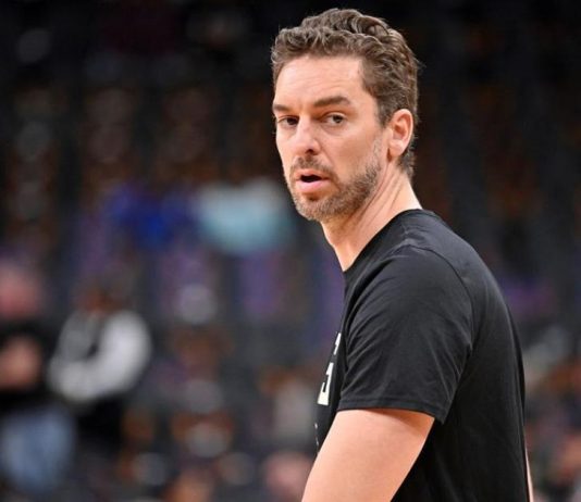 Pau Gasol: La NBA pierde a una leyenda con la muerte de David Stern El pívot internacional español Pau Gasol consideró este miércoles que con el fallecimiento de David Stern, excomisionado de la NBA, la liga estadounidense "pierde a una leyenda" y a un "líder" que transformó el baloncesto.