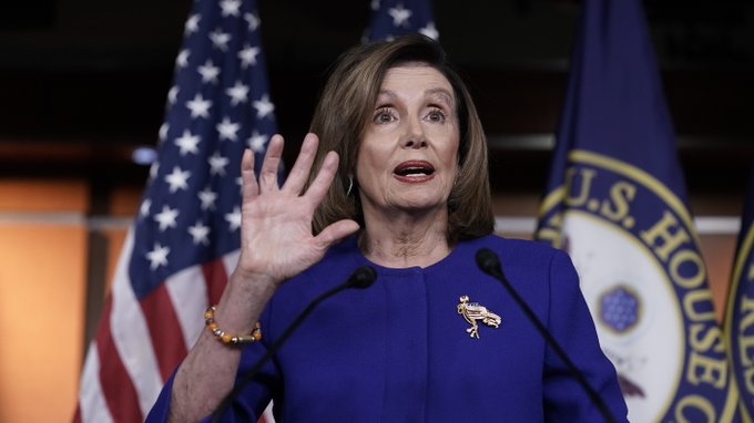 "No estoy reteni&eacute;ndolos indefinidamente, los enviar&eacute; cuando est&eacute; lista, y eso probablemente ser&aacute; pronto", dijo Pelosi en una rueda de prensa en el Capitolio.