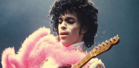 El homenaje de los Grammy a Prince cuenta con la colaboración de los herederos y familiares del cantante.