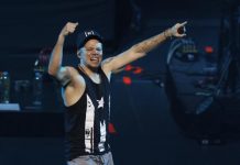 Residente y Yadier Molina convocan una marcha contra el Gobierno de Puerto Rico El cantante puertorriqueño René Pérez, conocido como Residente en la banda Calle 13, y el jugador de béisbol Yadier Molina convocaron una manifestación el jueves para exigir la dimisión de la gobernadora, Wanda Vázquez