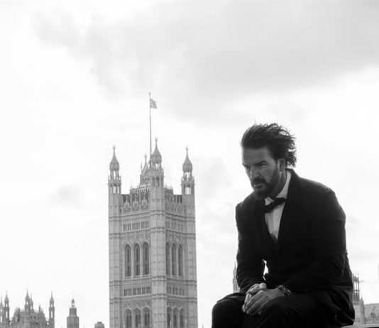 El guatemalteco Arjona lanza "Negro" y sigue agotando entradas en España El cantante guatemalteco Ricardo Arjona reveló este lunes que quiere desafiar en 2020 a la industria musical