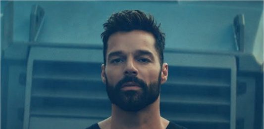 El artista puertorriqueño Ricky Martin estrena mundialmente este jueves nuevo sencillo y vídeo, "TIBURONES"