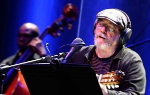 Silvio Rodr&iacute;guez acus&oacute; de "parasitismo" a Orishas por usar los versos m&aacute;s conocidos de la m&iacute;tica canci&oacute;n del cantautor cubano "Ojal&aacute;" 