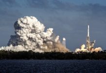 SpaceX lanza al espacio nuevos satélites para crear su propia red de internet El cohete Falcon 9, de la compañía de transporte aeroespacial SpaceX, despegó este lunes desde Cabo Cañaveral con un cargamento de 60 satélites del proyecto Starlink