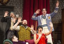 Llega la semana Off-Broadway con 33 obras de teatro asequibles para la comunidad The play that goes wrong.