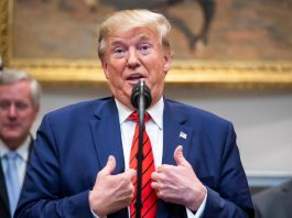 El presidente Donald Trump aseguró este sábado que tiene identificados 52 objetivos de Irán para responder "muy rápido" y "muy fuerte" a las eventuales represalias de Teherán