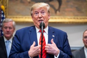 El presidente Donald Trump asegur&oacute; este s&aacute;bado que tiene identificados 52 objetivos de Ir&aacute;n para responder "muy r&aacute;pido" y "muy fuerte" a las eventuales represalias de Teher&aacute;n 