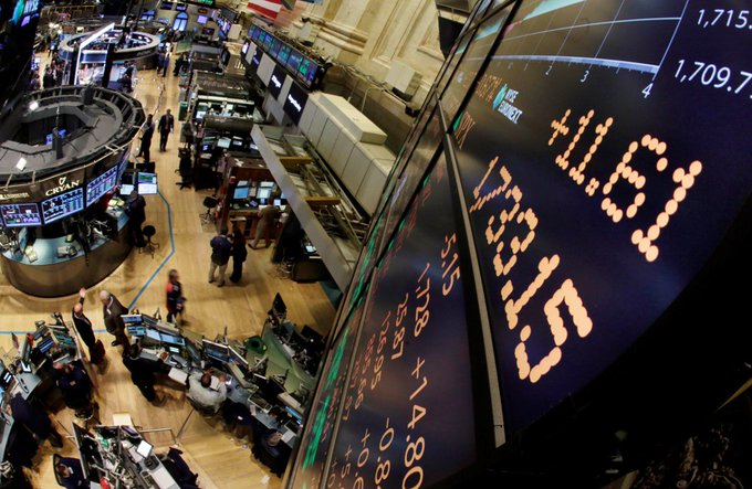El sector financiero es el m&aacute;s perjudicado (-1,55 %), seguido por los bienes no esenciales (-1,15 %), mientras que el energ&eacute;tico sub&iacute;a un leve 0,03 %.