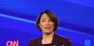 Durante el debate demócrata, las dos mujeres que se postulan para la presidencia prometieron hacer, solas, lo que Washington hasta ahora no ha logrado: bajar los precios de los medicamentos recetados.