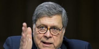 William Barr, aseguró este martes a líderes de la comunidad judía en Nueva York, a quienes mostró su apoyo, que se enjuiciará con más firmeza a quienes cometan crímenes antisemitas, que golpean al país.