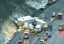 Cinco personas fallecieron y al menos sesenta resultaron heridas en un accidente de tráfico este domingo en una autopista de Pensilvania