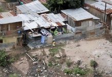 La inmigración irregular ha roto el tejido de miles de familias hondureñas, de las que muchas llevan años sin verse personalmente, aunque ese sacrificio representa para su empobrecido país una fuente de divisas que en 2019 superó los 5.000 millones de dólares.