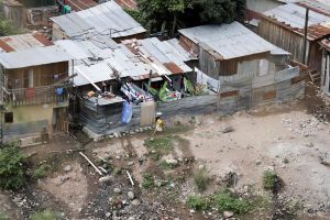 La inmigración irregular ha roto el tejido de miles de familias hondureñas, de las que muchas llevan años sin verse personalmente, aunque ese sacrificio representa para su empobrecido país una fuente de divisas que en 2019 superó los 5.000 millones de dólares.