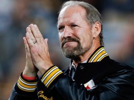 El exentrenador de los Steelers de Pittsburgh, Bill Cowher, fue nombrado formalmente este sábado el primer miembro de la Generación del Centenario del Salón de la Fama.